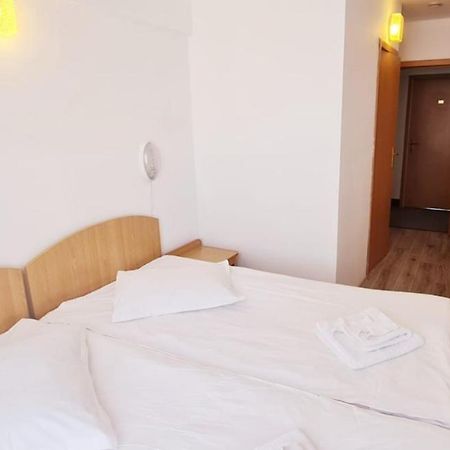 Hotel Victoria Iasi Extérieur photo