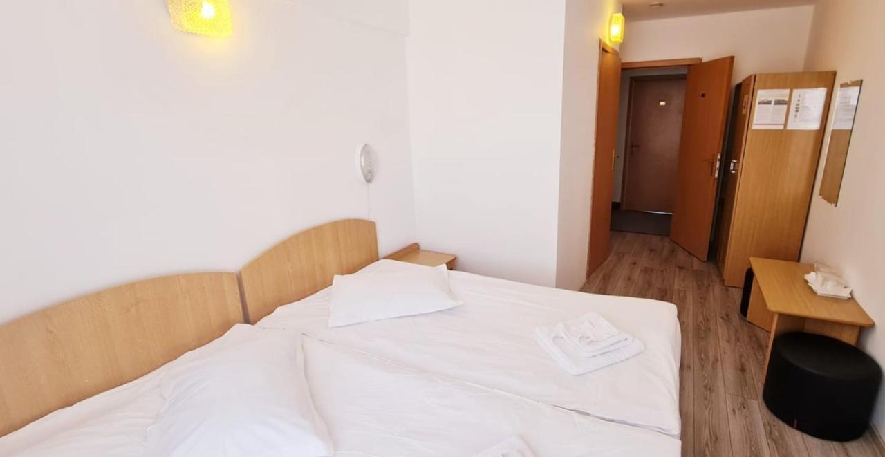 Hotel Victoria Iasi Extérieur photo